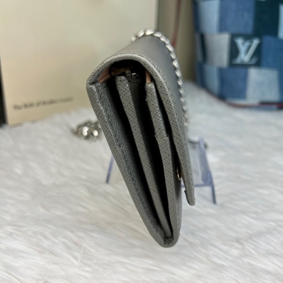 PRADA Limited Edition Tri-Color Wallet - Picture 11 of 14